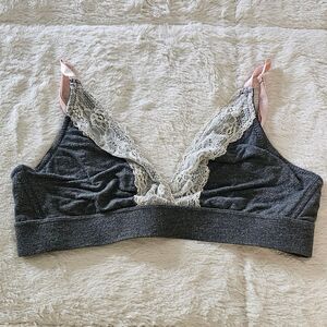 Laura Ashley Lace Trimmed Gray Bralette. Size Large